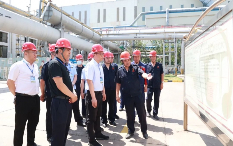 津南區(qū)委常委、常務(wù)副區(qū)長楊陽深入榮程鋼鐵集團(tuán)檢查指導(dǎo)安全工作