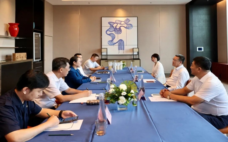 遼寧省朝陽(yáng)市委書(shū)記單義、盤(pán)錦市市長(zhǎng)邢鵬分別會(huì)見(jiàn)榮程集團(tuán)董事會(huì)主席張榮華