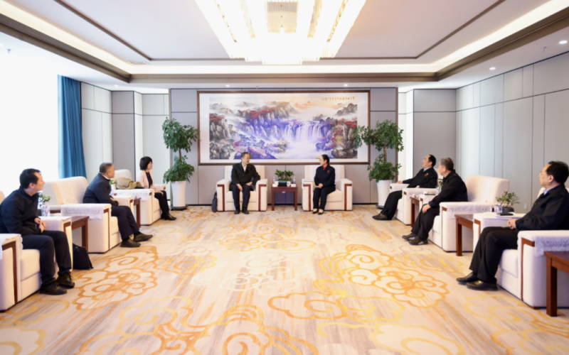 中共天津市委統(tǒng)戰(zhàn)部副部長、市工商聯(lián)黨組書記郝樹民一行到榮程集團(tuán)慰問調(diào)研