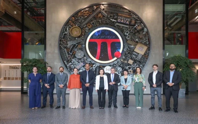 智利、哥倫比亞、尼加拉瓜、洪都拉斯駐華使館外交官一行到榮程集團(tuán)參觀交流