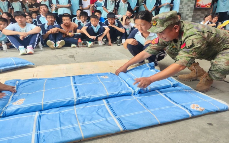 淬煉青春，書寫新章——寧強榮程中學2024級新生國防教育工作紀實