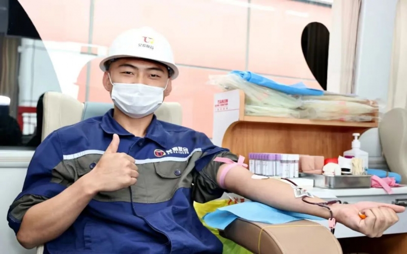 為生命“接力”  榮程鋼鐵集團(tuán)開(kāi)展無(wú)償獻(xiàn)血活動(dòng)