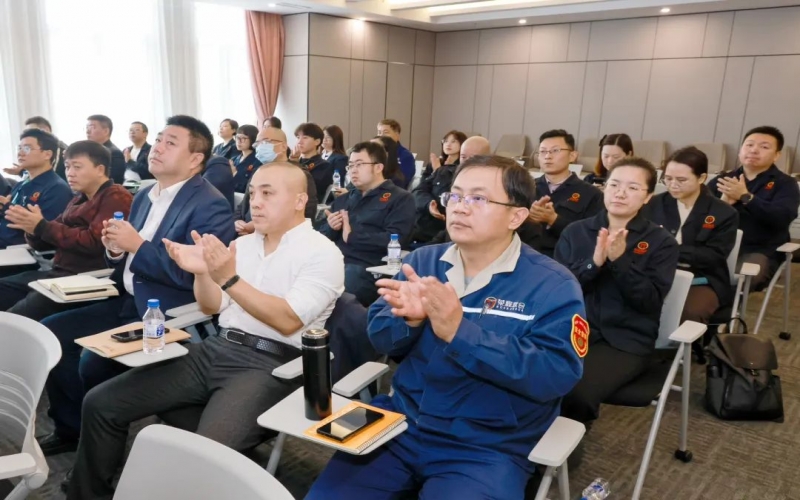 強(qiáng)化風(fēng)險(xiǎn)管控 提升防范意識(shí)！榮程集團(tuán)開(kāi)展風(fēng)險(xiǎn)管理現(xiàn)場(chǎng)培訓(xùn)
