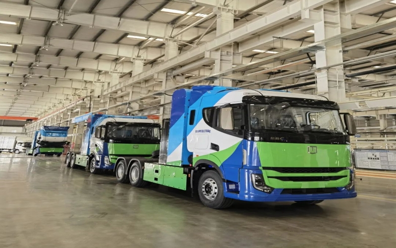 國(guó)內(nèi)首批！榮程新能100輛200KW氫能重卡下線